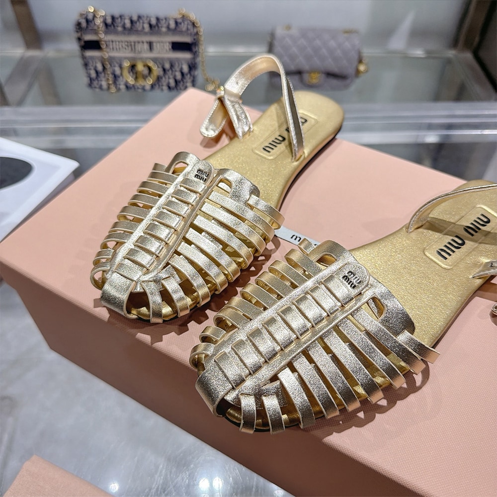 M1um1u Laminated nappa leather fisherman sandals (EU SIZE 35-40)