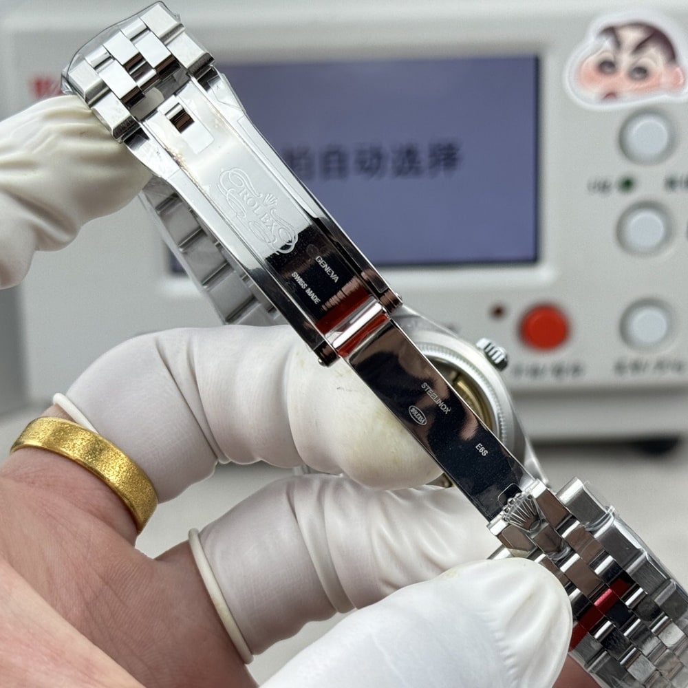 R01ex Land-Dweller 36