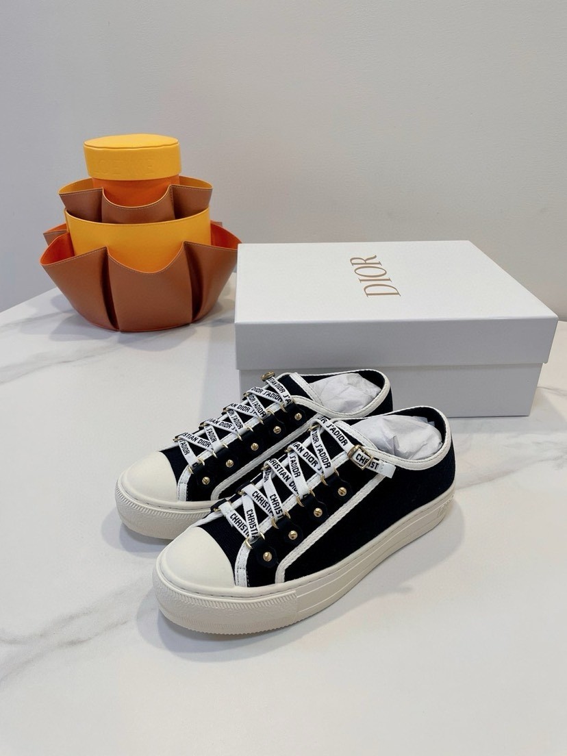 D10r sneakers