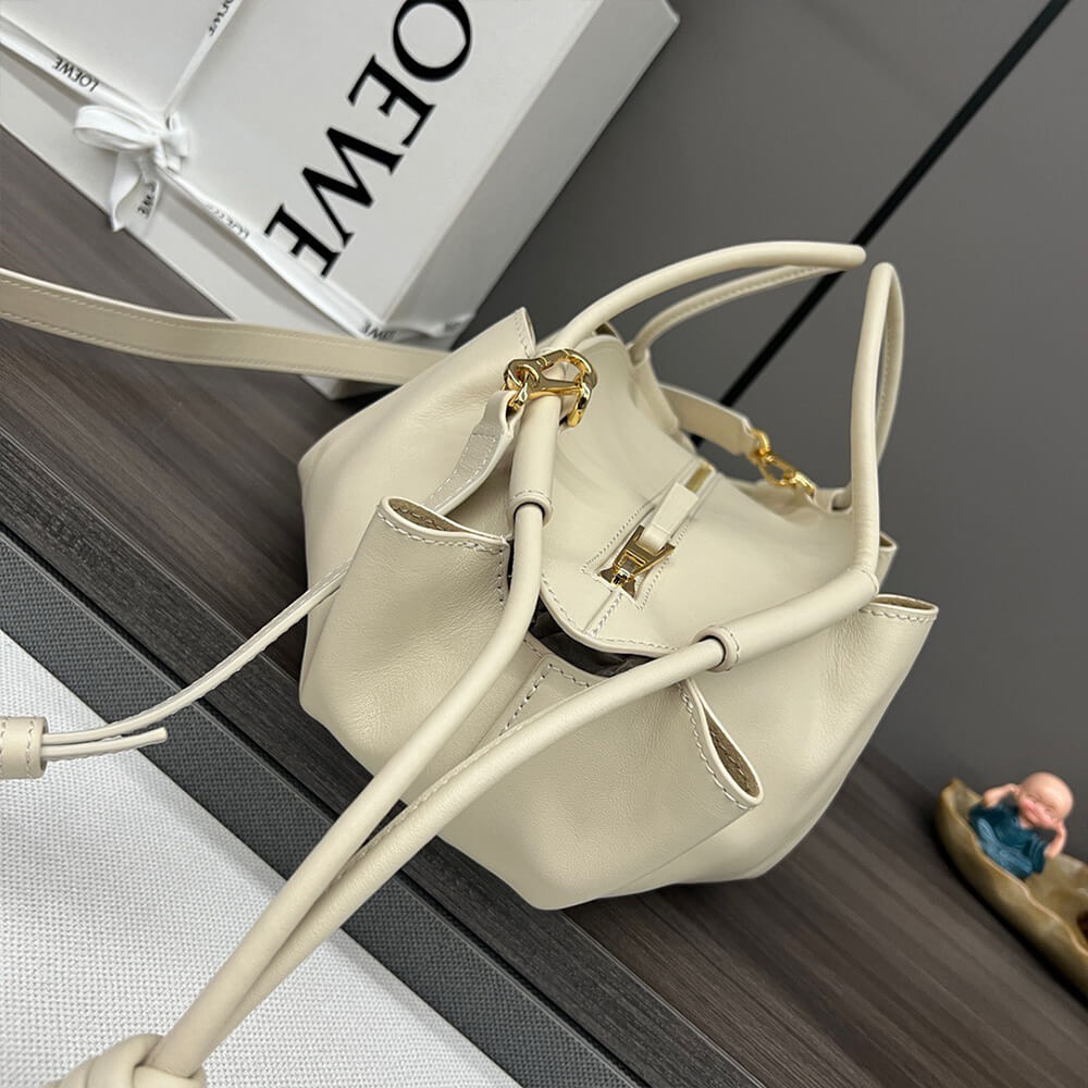 L0ew* Small Paseo bag in shiny nappa calfskin(high-end grade)