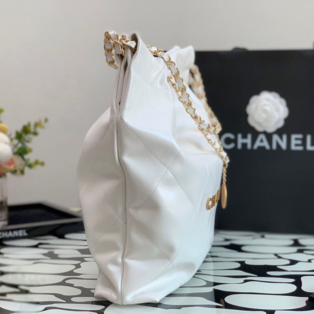 Ch**el 22 SMALL HANDBAG