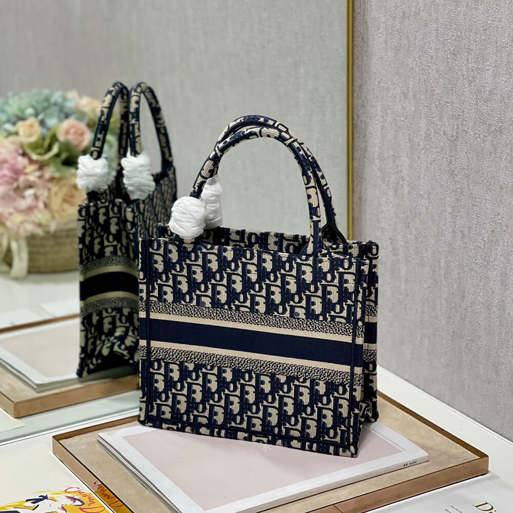 SMALL D10r BOOK TOTE