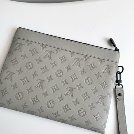 LV POCHETTE TO-GO CLUTCH