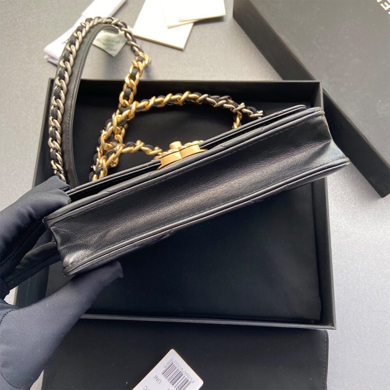 Ch**el 19 Wallet on Chain(high-end grade)