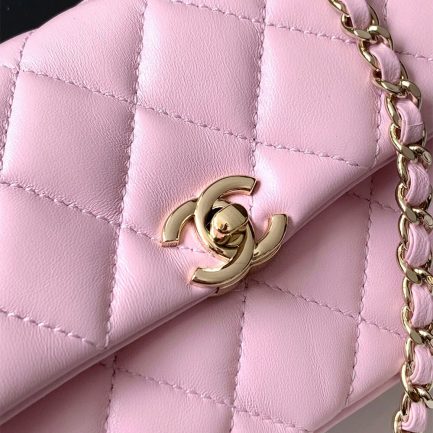 Ch**el FLAP PHONE HOLDER WITH CHAIN(HIGH-END GRADE)
