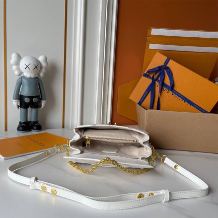 LV Pochette East West
