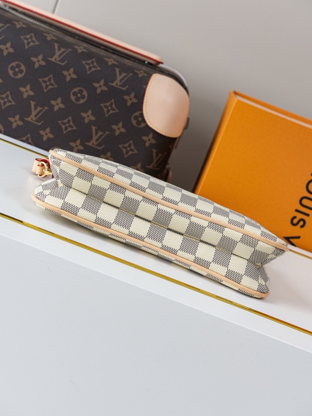 LV Pochette Liv(HIGH-END GRADE)